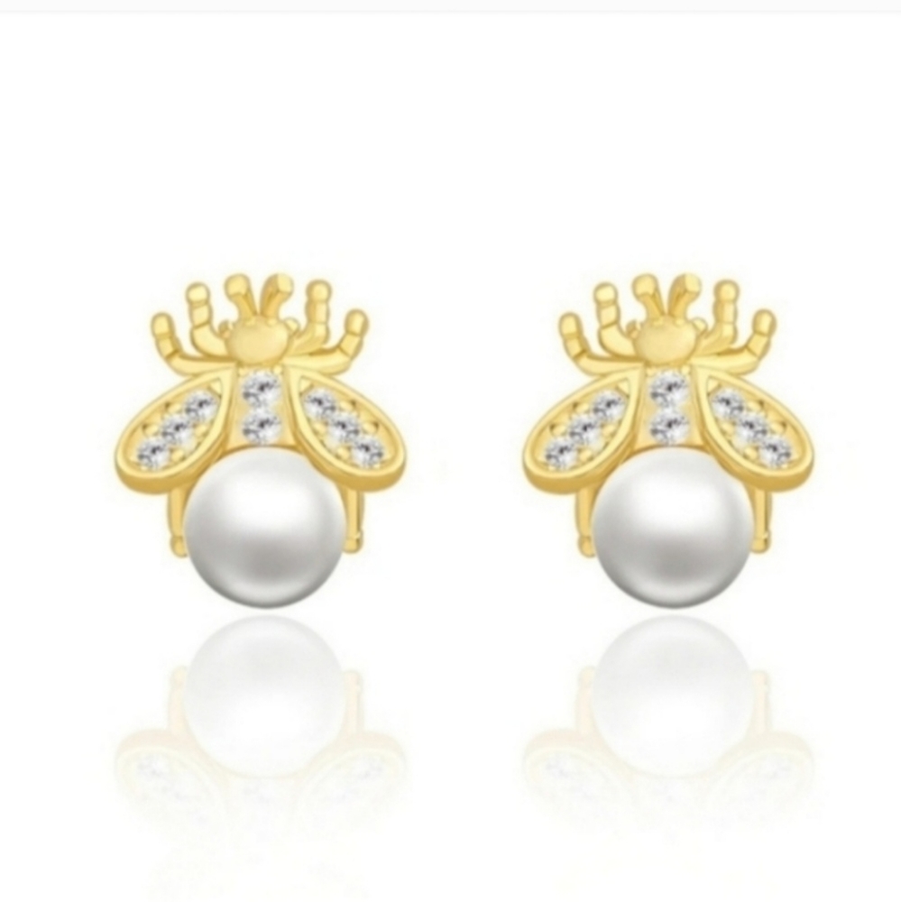 ✨️FINAL PRICE✨️ Queen Bee Royal Pearl Gold Stud Earrings - Picture 3 of 5